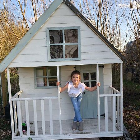 Willow Court Farm Studio South & Petting Farm, 8 Mins From Legoland & Windsor, 15 Mins From Lapland Uk Exterior foto