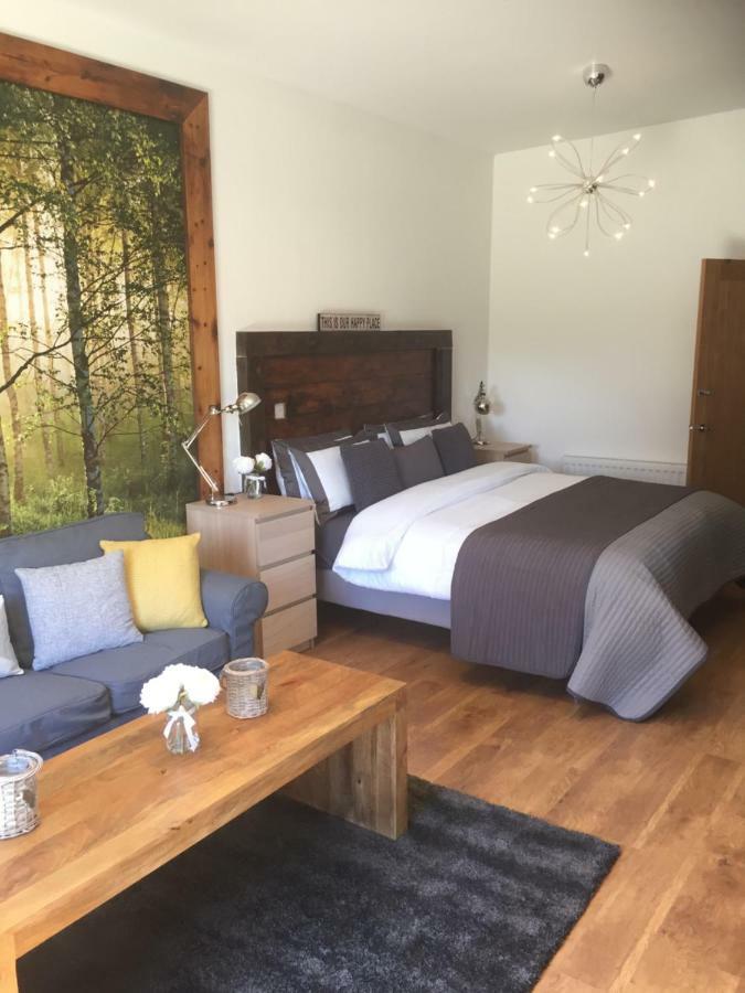 Willow Court Farm Studio South & Petting Farm, 8 Mins From Legoland & Windsor, 15 Mins From Lapland Uk Exterior foto