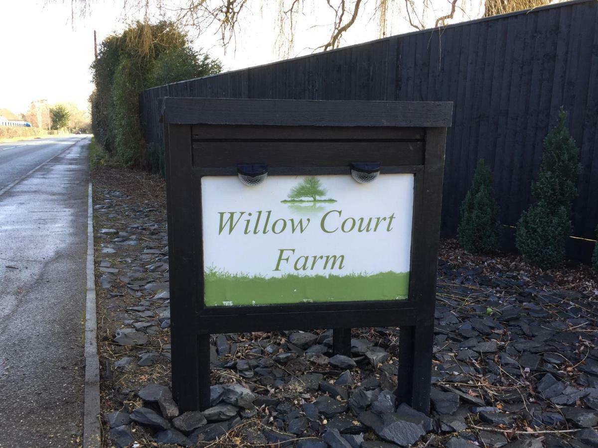 Willow Court Farm Studio South & Petting Farm, 8 Mins From Legoland & Windsor, 15 Mins From Lapland Uk Exterior foto